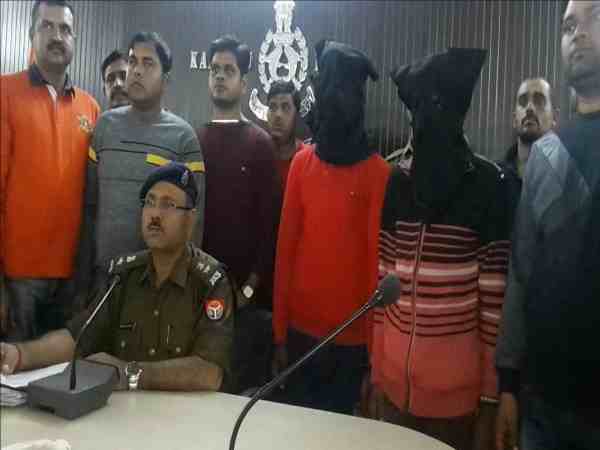 यूपी: पढ़ाई करने के साथ ही ये 5 दोस्त बन गए लुटेरे, महंगे शौक पूरा करने के लिए करते थे लूट, वीडियो