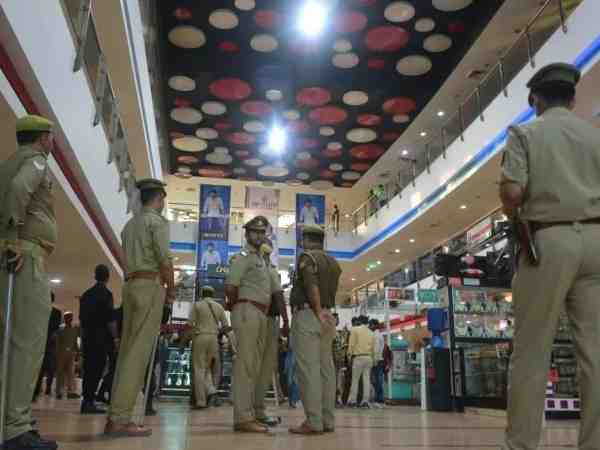 वाराणसी के पॉश एरिया में है यह मॉल