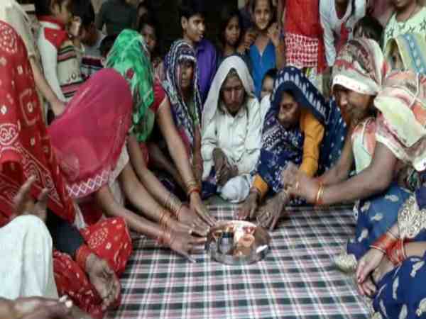यूपी के इन जिलों में दीपावली पर कहीं मनता है शोक तो कहीं भगवान की नहीं होती है पूजा