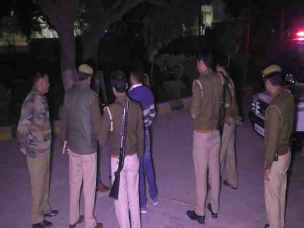 यूपी में हुआ दर्दनाक सड़क हादसा, अज्ञात वाहन ने बाइक को मारी टक्कर, तीन की मौत, वीडियो