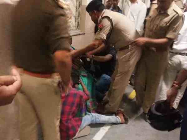 मॉल सुरक्षाकर्मियों से हुई बड़ी चूक