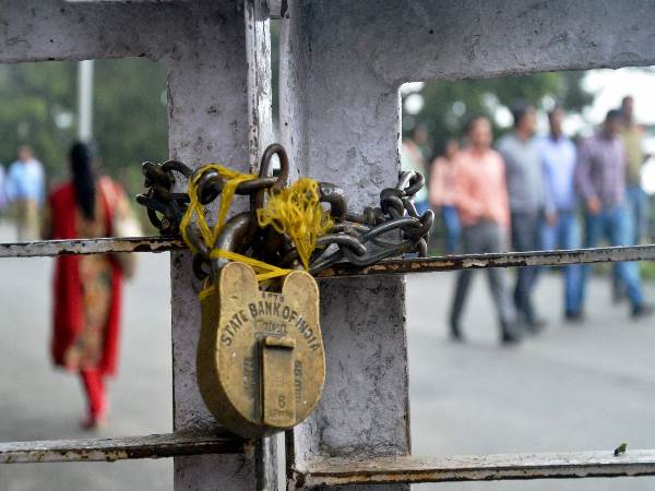 कैश की किल्लत से बचने के लिए किए उपाय