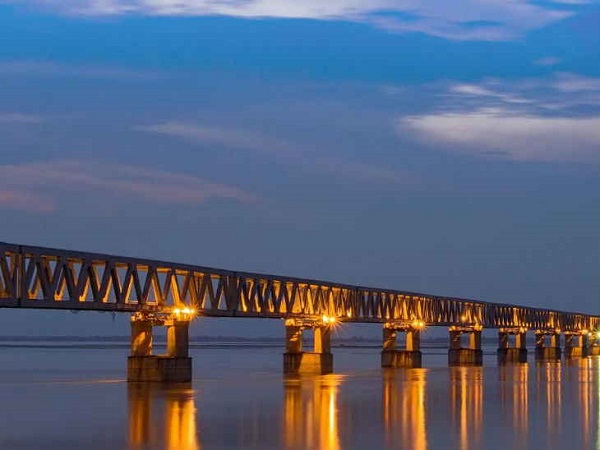 लड़ाकू विमान भी आपात स्थिति में उतर सकता है