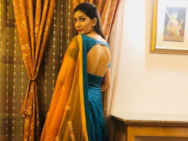 बिना अनुमति लिए बेच दिए टिकट