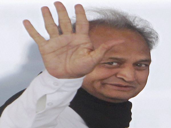 पिता जादूगर थे लेकिन अशोक गहलोत का जादू राजनीति में चला