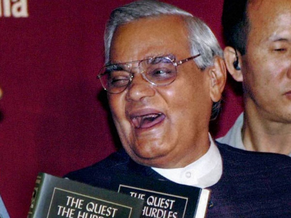 'अटल बिहारी ने खुद को किया कमरे में लॉक'