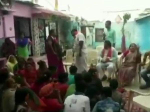 गुजरात के सुरेंद्रनगर से सांसद हैं देवजी भाई