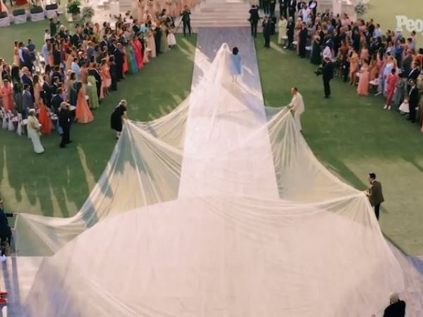 इंटरनेट यूजर्स ने बना डाले वेल पर मीम्स