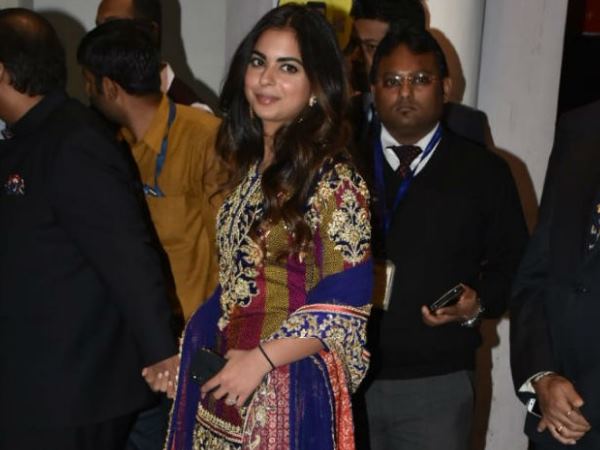 प्रियंका की काफी करीबी दोस्त हैं ईशा प्रियंका की काफी करीबी दोस्त हैं ईशा