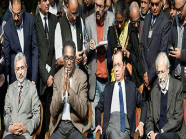 बाहरी प्रभाव साफ दिखता था