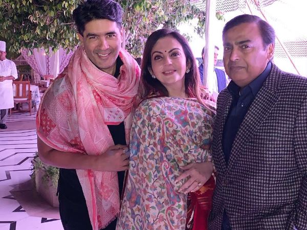 जानिये कौन हैं ईशा के होने वाले पति आनंद पीरामल