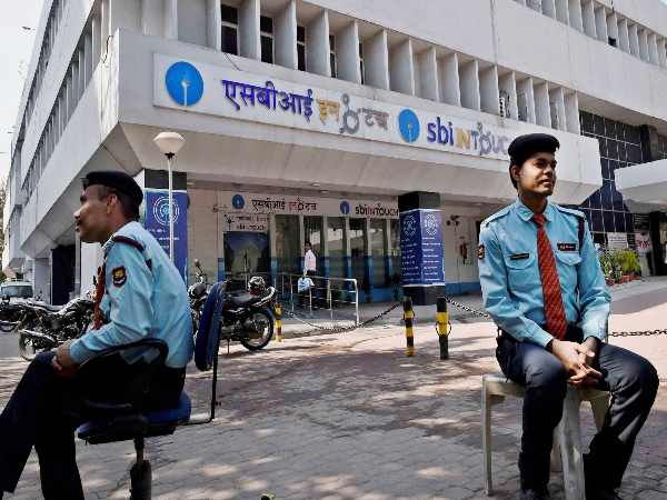 बीच में केवल एक दिन खुलेंगे बैंक