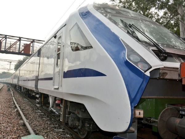 ट्रेन 18 में यात्रियों को मिलेगी ये सुविधाएं