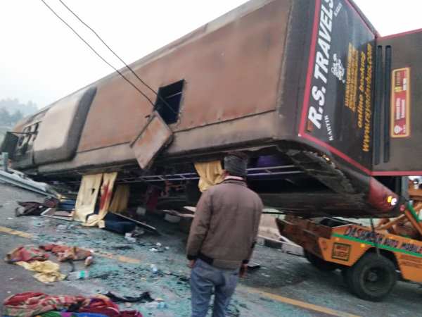 More than thirty injured when bus overturned on Unnao