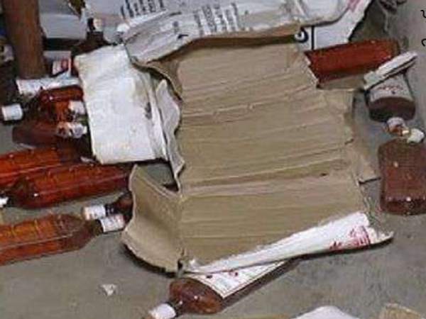 Fourty Five people in custody for doing wine party in Gujarat Fourty Five people in custody for doing wine party in Gujarat