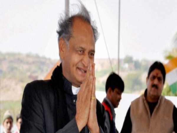राजनीति में मास लीडर के तौर पर सबसे उपर हैं अशोक गहलोत