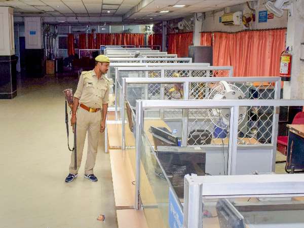 बीच में केवल एक दिन खुलेंगे बैंक