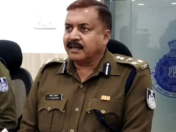 आयुष को इंदौर से पकड़ा आयुष को इंदौर से पकड़ा