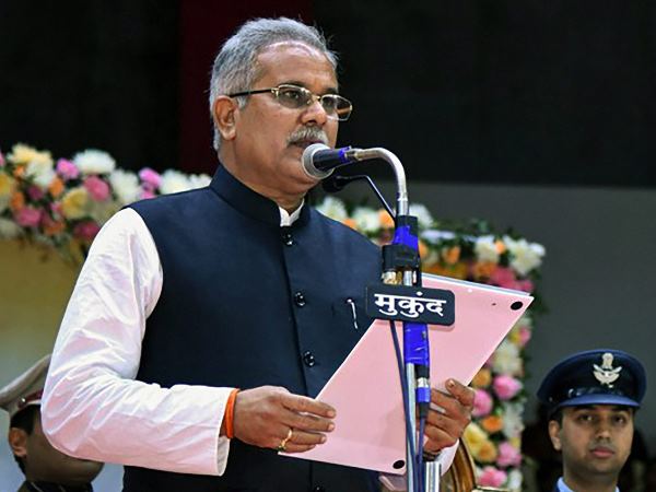 बघेल ने ली सीएम पद की शपथ