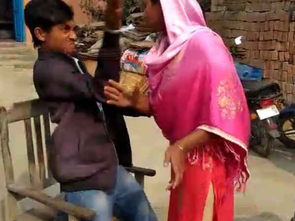 muzaffarpur: wife slapped husband in panchayat