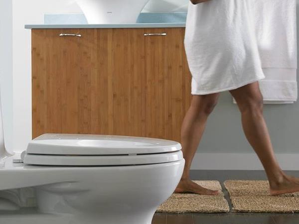 कैमरे की पोजीशन बदलने के कराता था मरम्मत