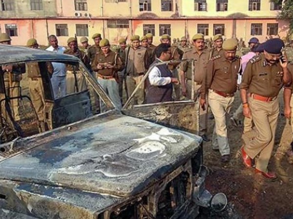 आज 5 लोगों को गिरफ्तार किया गया