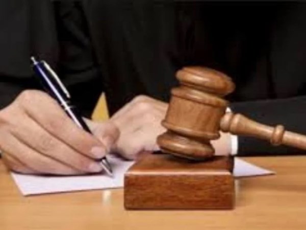 हिंसा को राजनीतिक रूप से संरक्षित किया गया