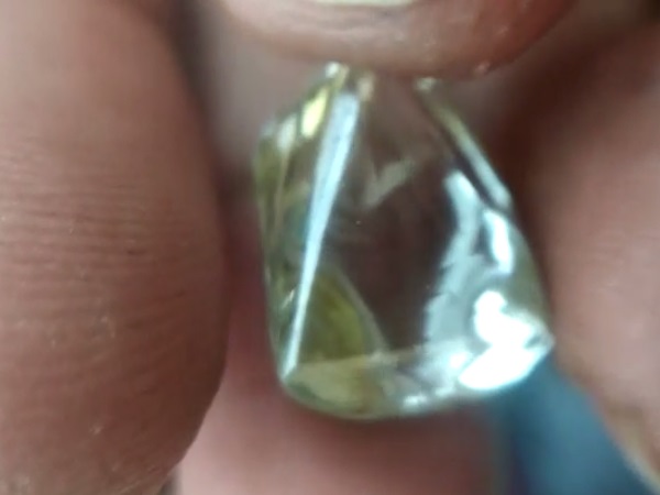 Panna labour Sold Diamond in RS 2.5 Crore