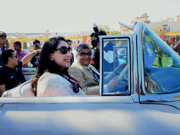 तीन बच्चे हैं तीन बच्चे हैं