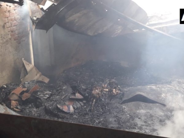 bihar Fire in Muzaffarpur snacks factory several dead and trapped bihar Fire in Muzaffarpur snacks factory several dead and trapped