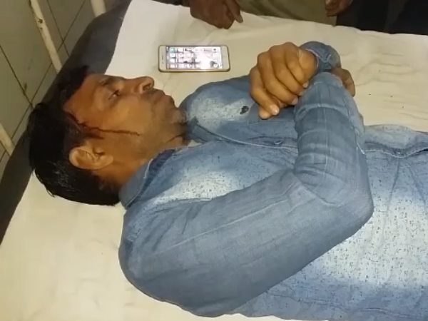 हथियार लेकर आए दोनों के परिजन