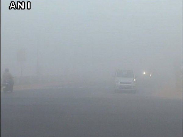  दिल्ली की आवोहवा में मामूली सुधार