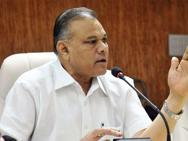 BJP ने UP का प्रभारी बदला