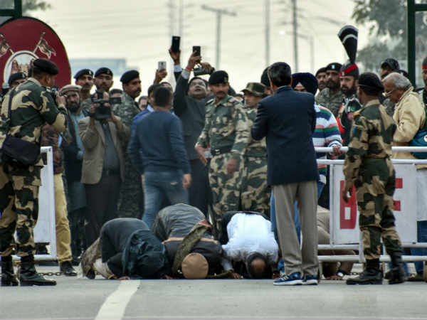 सुषमा ने पूछी हामिद से उसकी कहानी 