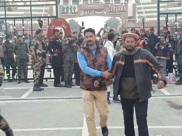 तीन वर्ष तक अंकरग्राउंड सेल में अकेले 