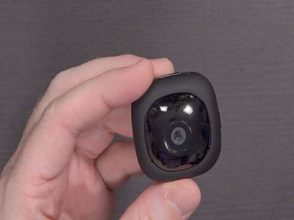 मालिक ने कहा कि चार्जर उसके टीवी का एंटीना बूस्टर है