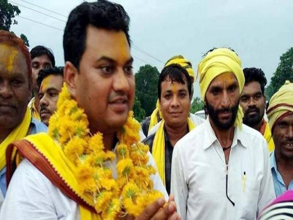 हीरा अलावा का दावा- खुद राहुल गांधी ने किया था सरकार में शामिल करने का वादा 