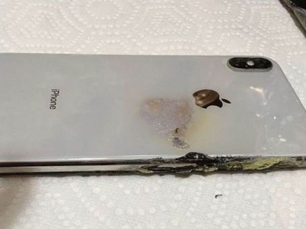 जेब में रखे फोन में लगी आग