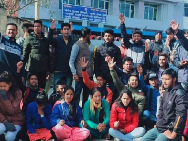 आरोपी ने पेट्रोल छिड़ककर जिंदा जलाने की कोशिश की थी