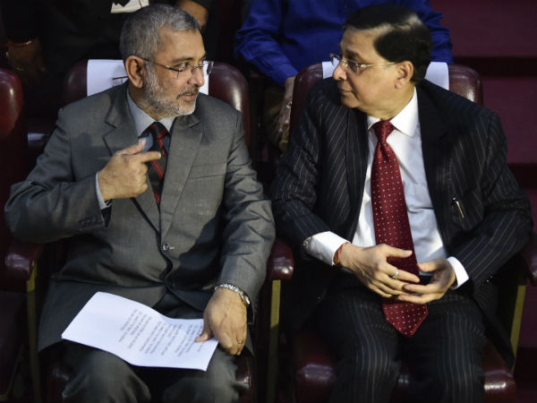 विकल्प नहीं बचा तो की प्रेस कॉन्फ्रेंस