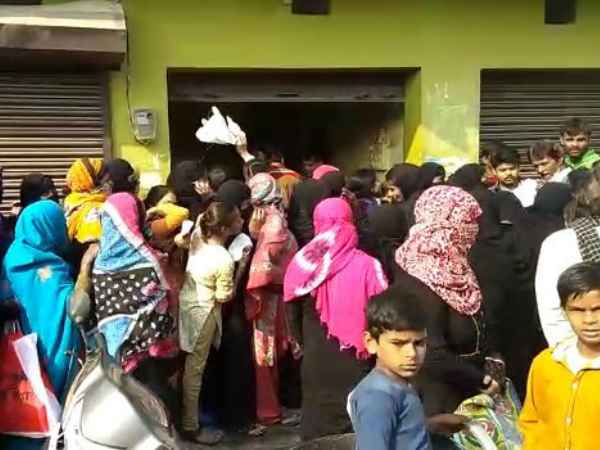 women protest for their rashan demand outside dm office in kannauj