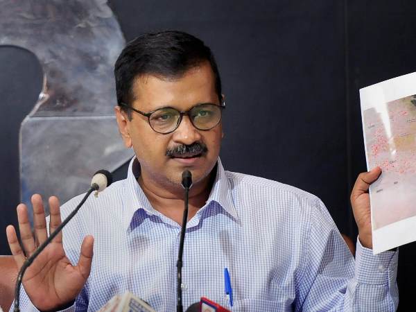 'पीएम की रेस में मोदी के बाद दूसरे नंबर पर केजरीवाल' 'पीएम की रेस में मोदी के बाद दूसरे नंबर पर केजरीवाल'