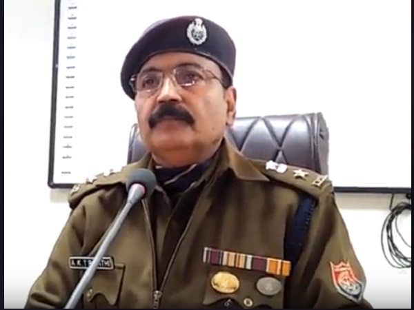 आये दिन लड़ाई—झगड़ा होता था आये दिन लड़ाई—झगड़ा होता था