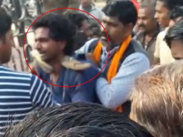 Mob beat youth in Rajasthan for molesting girls Mob beat youth in Rajasthan for molesting girls