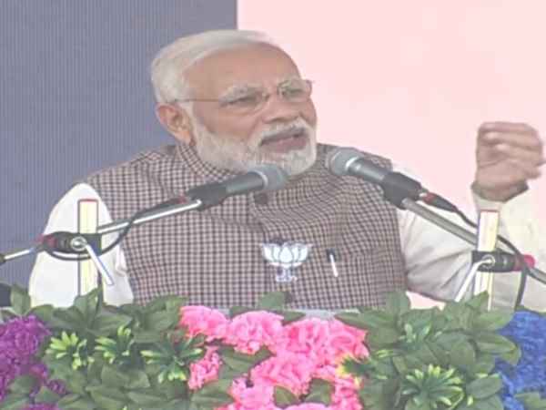 देखता हूं वो कैसे बचते हैं