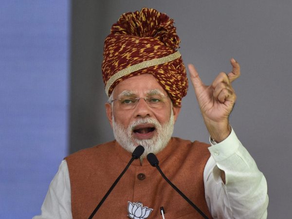 नरेन्द्र मोदी को चुनौती देते नजर आ रहे राहुल गांधी