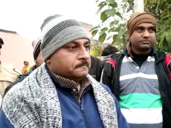 मौके पर पहुंची अग्निशमन की गाड़़ी