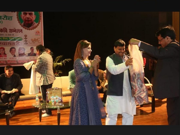 Poet Anamika Ambar joined Shivpals pragatishil samajwadi party