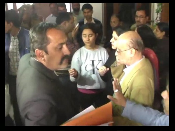 Bank officers broken door to enter house of businessman in Moradabad