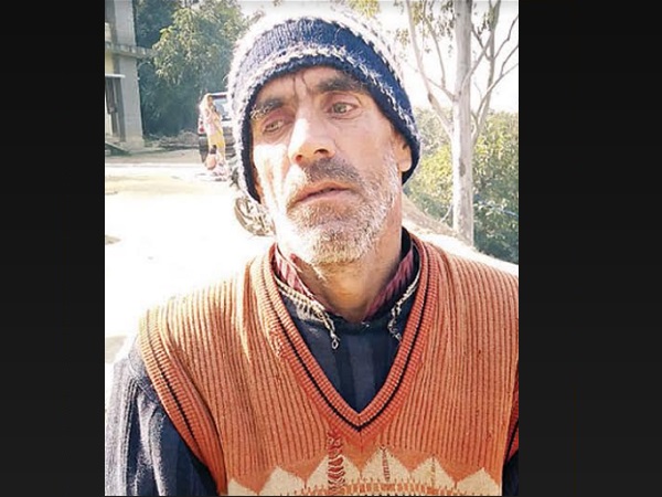 Public Beating a kashmiri Muslim in himachal who raised slogan of Pakistan Zindabad Public Beating a kashmiri Muslim in himachal who raised slogan of Pakistan Zindabad